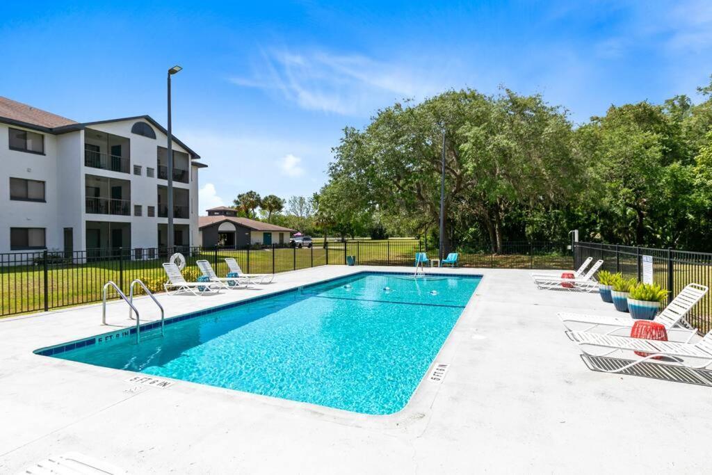 Oasis 203 - Symmetry & Serenity Titusville Bagian luar foto
